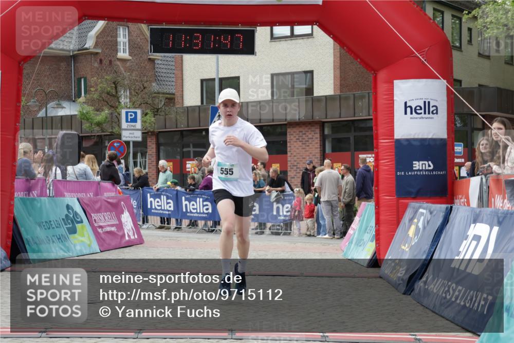 10.05.2026 - 8. Wedeler Halbmarathon Yannick Fuchs http://msf.ph/oto/9715112 10.05.2026 11:31:45 Ziel 300, 555, 2101, 2199 meine-sportfotos.de