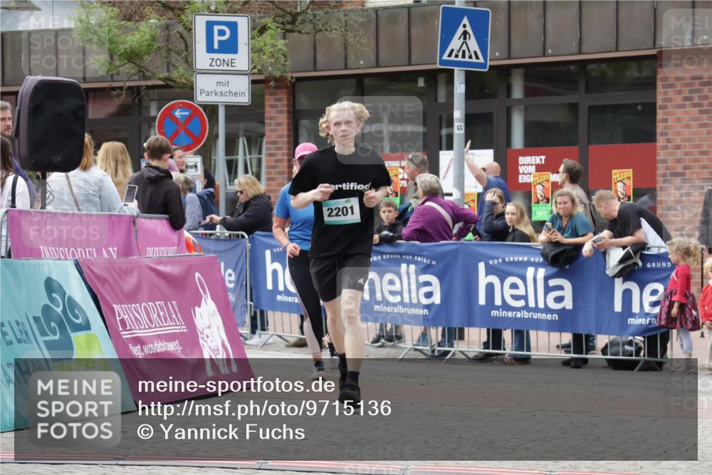 10.05.2026 - 8. Wedeler Halbmarathon Yannick Fuchs http://msf.ph/oto/9715136 10.05.2026 11:31:52 Ziel 970, 2201 meine-sportfotos.de