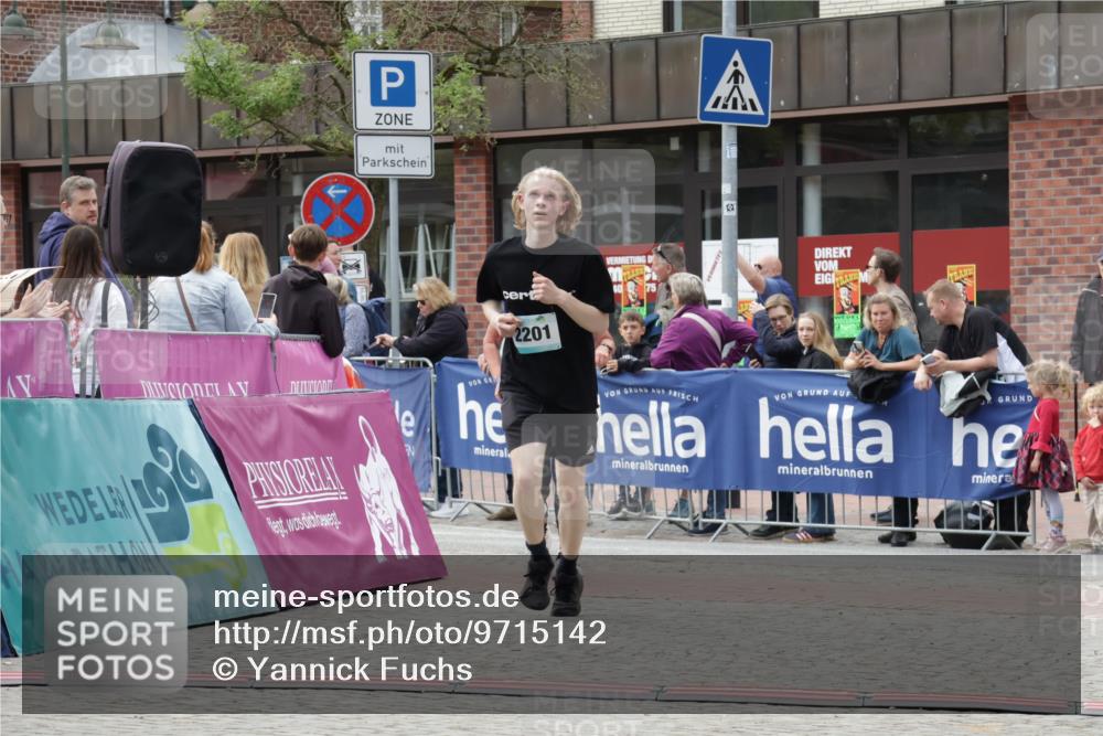 10.05.2026 - 8. Wedeler Halbmarathon Yannick Fuchs http://msf.ph/oto/9715142 10.05.2026 11:31:52 Ziel 970, 2201 meine-sportfotos.de