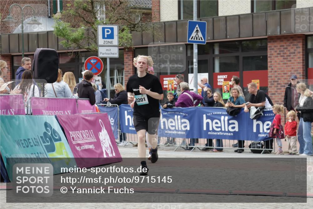 10.05.2026 - 8. Wedeler Halbmarathon Yannick Fuchs http://msf.ph/oto/9715145 10.05.2026 11:31:53 Ziel 970, 2201 meine-sportfotos.de
