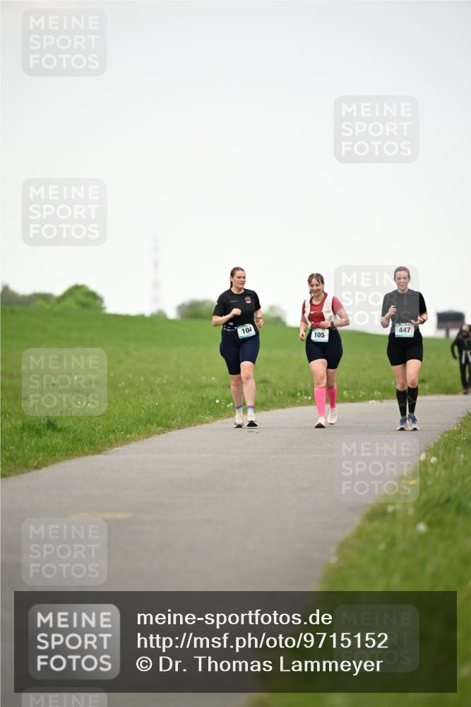 10.05.2026 - 8. Wedeler Halbmarathon Dr. Thomas Lammeyer http://msf.ph/oto/9715152 10.05.2026 12:25:20 Laufen 104, 105, 447 meine-sportfotos.de