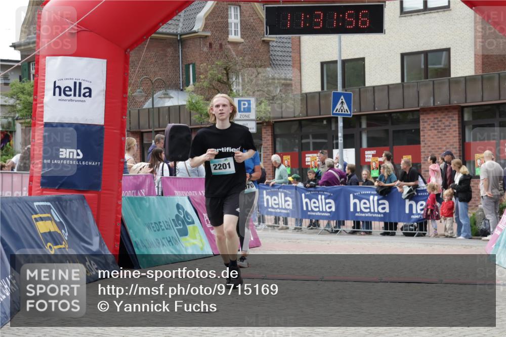 10.05.2026 - 8. Wedeler Halbmarathon Yannick Fuchs http://msf.ph/oto/9715169 10.05.2026 11:31:55 Ziel 508, 970, 2201 meine-sportfotos.de
