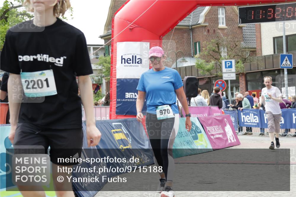 10.05.2026 - 8. Wedeler Halbmarathon Yannick Fuchs http://msf.ph/oto/9715188 10.05.2026 11:31:58 Ziel 122, 508, 970, 2091, 2201 meine-sportfotos.de