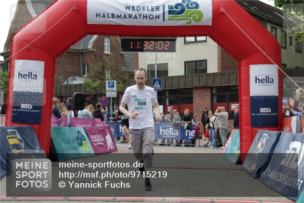 10.05.2026 - 8. Wedeler Halbmarathon Yannick Fuchs http://msf.ph/oto/9715219 10.05.2026 11:32:00 Ziel 122, 508, 970, 2091, 2201 meine-sportfotos.de