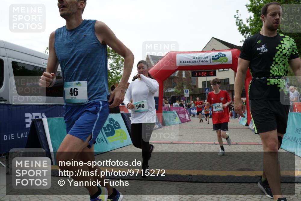 10.05.2026 - 8. Wedeler Halbmarathon Yannick Fuchs http://msf.ph/oto/9715272 10.05.2026 11:32:09 Ziel 46, 845, 935, 939, 990, 1010, 2079 meine-sportfotos.de