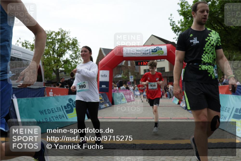 10.05.2026 - 8. Wedeler Halbmarathon Yannick Fuchs http://msf.ph/oto/9715275 10.05.2026 11:32:09 Ziel 46, 845, 935, 939, 990, 1010, 2079 meine-sportfotos.de