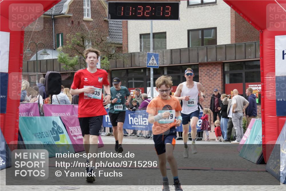 10.05.2026 - 8. Wedeler Halbmarathon Yannick Fuchs http://msf.ph/oto/9715296 10.05.2026 11:32:11 Ziel 46, 845, 935, 939, 990, 1010, 2079 meine-sportfotos.de