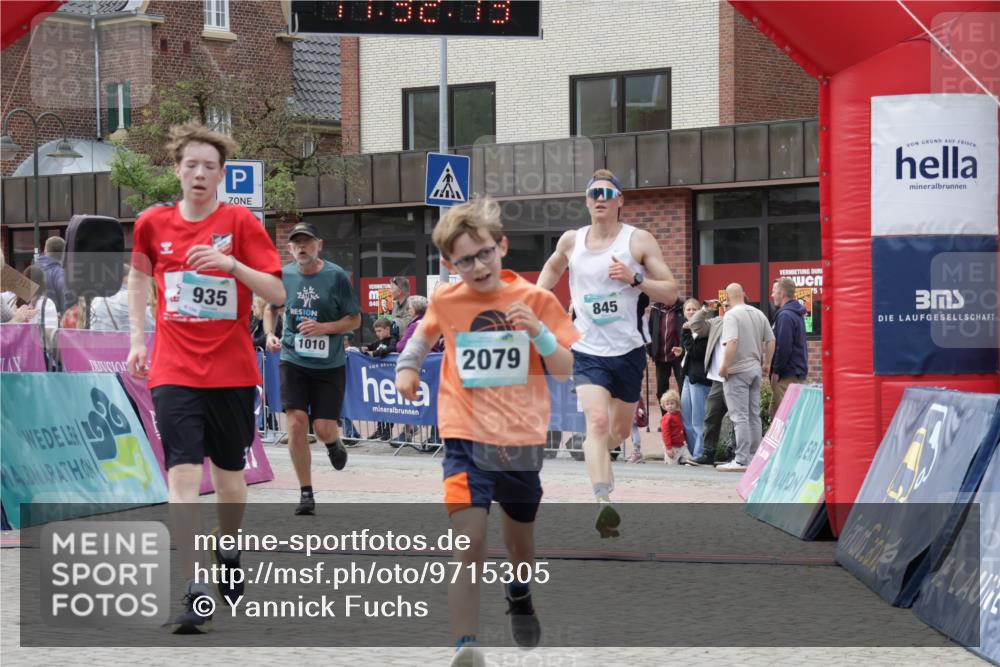 10.05.2026 - 8. Wedeler Halbmarathon Yannick Fuchs http://msf.ph/oto/9715305 10.05.2026 11:32:12 Ziel 46, 845, 935, 939, 990, 1010, 2079 meine-sportfotos.de