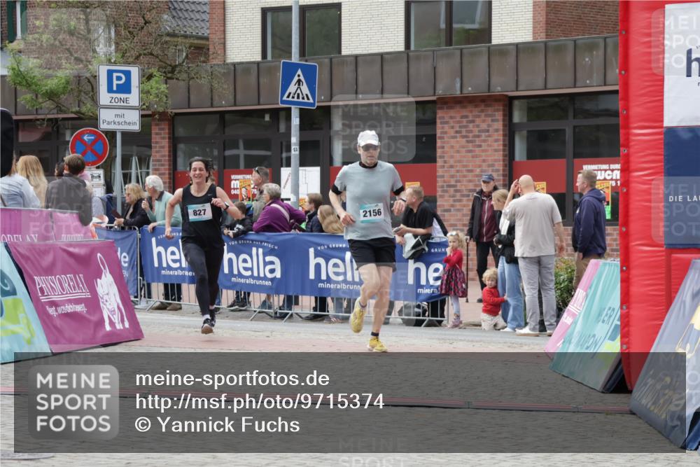 10.05.2026 - 8. Wedeler Halbmarathon Yannick Fuchs http://msf.ph/oto/9715374 10.05.2026 11:32:29 Ziel 827, 865, 944, 2156 meine-sportfotos.de