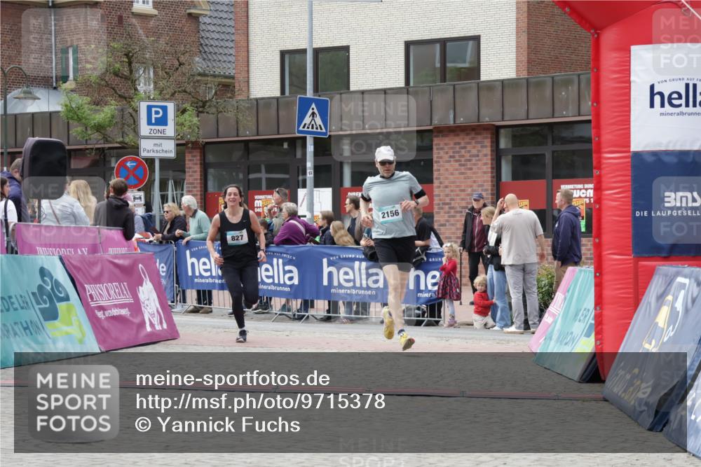 10.05.2026 - 8. Wedeler Halbmarathon Yannick Fuchs http://msf.ph/oto/9715378 10.05.2026 11:32:29 Ziel 827, 865, 944, 2156 meine-sportfotos.de