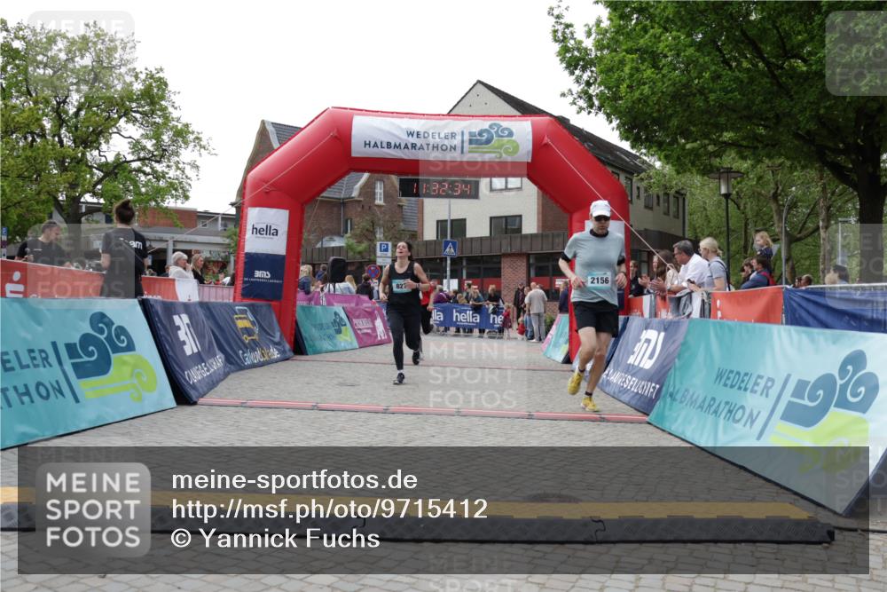 10.05.2026 - 8. Wedeler Halbmarathon Yannick Fuchs http://msf.ph/oto/9715412 10.05.2026 11:32:32 Ziel 827, 944, 2156 meine-sportfotos.de