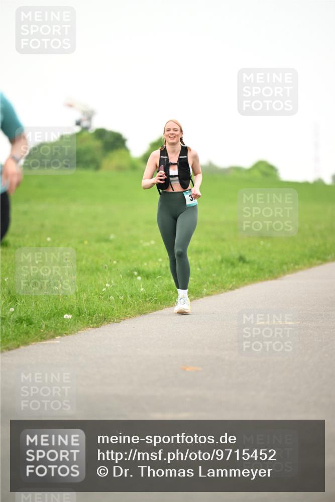 10.05.2026 - 8. Wedeler Halbmarathon Dr. Thomas Lammeyer http://msf.ph/oto/9715452 10.05.2026 12:27:46 Laufen  meine-sportfotos.de