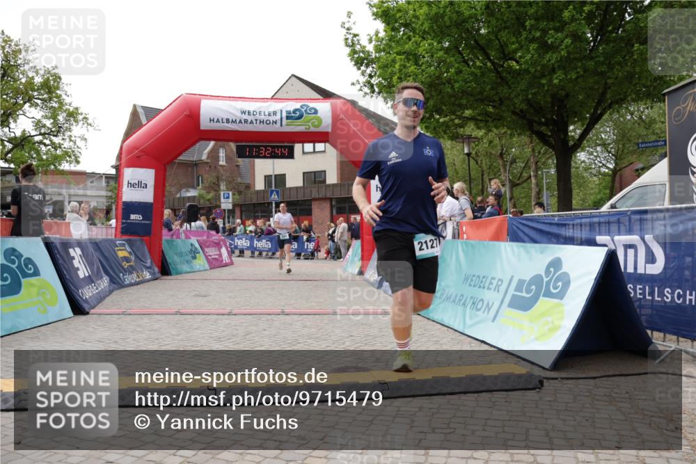 10.05.2026 - 8. Wedeler Halbmarathon Yannick Fuchs http://msf.ph/oto/9715479 10.05.2026 11:32:42 Ziel 244, 928, 2127 meine-sportfotos.de