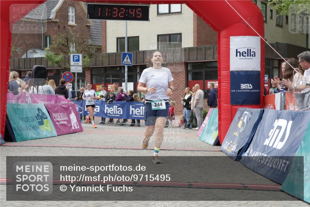 10.05.2026 - 8. Wedeler Halbmarathon Yannick Fuchs http://msf.ph/oto/9715495 10.05.2026 11:32:44 Ziel 244, 654, 656, 928, 943, 2016, 2127 meine-sportfotos.de
