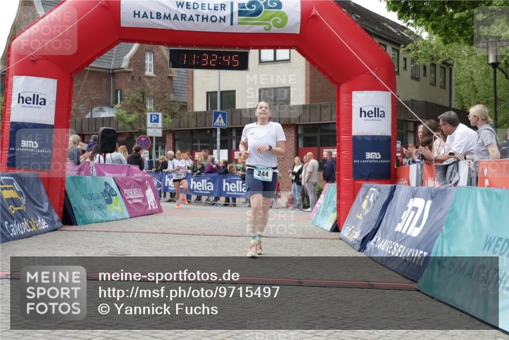 10.05.2026 - 8. Wedeler Halbmarathon Yannick Fuchs http://msf.ph/oto/9715497 10.05.2026 11:32:44 Ziel 244, 654, 656, 928, 943, 2016, 2127 meine-sportfotos.de