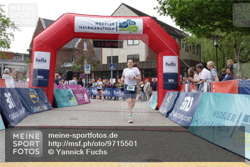 10.05.2026 - 8. Wedeler Halbmarathon Yannick Fuchs http://msf.ph/oto/9715501 10.05.2026 11:32:44 Ziel 244, 654, 656, 928, 943, 2016, 2127 meine-sportfotos.de