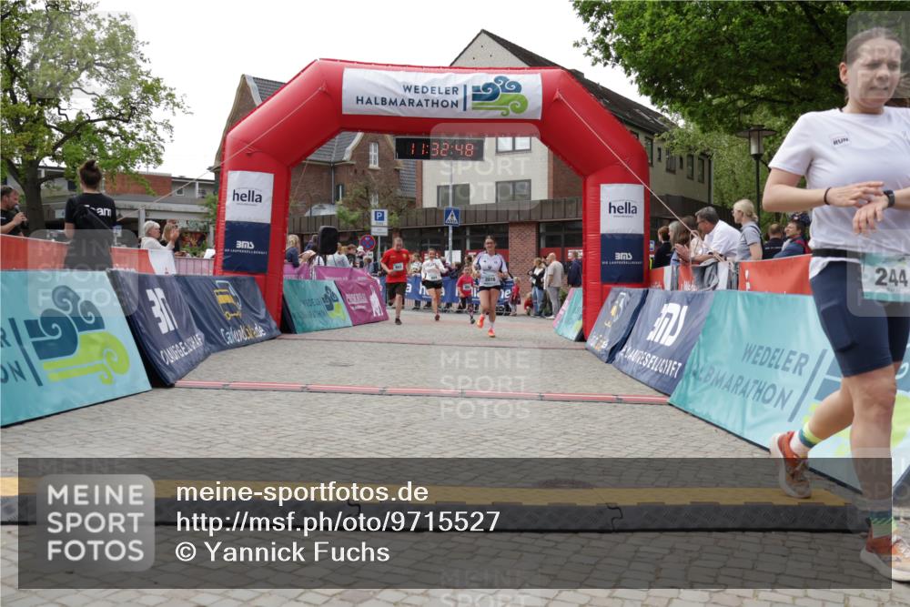 10.05.2026 - 8. Wedeler Halbmarathon Yannick Fuchs http://msf.ph/oto/9715527 10.05.2026 11:32:46 Ziel 244, 654, 656, 943, 2016 meine-sportfotos.de