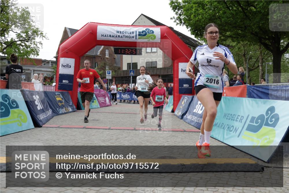10.05.2026 - 8. Wedeler Halbmarathon Yannick Fuchs http://msf.ph/oto/9715572 10.05.2026 11:32:49 Ziel 244, 654, 656, 661, 943, 2016 meine-sportfotos.de