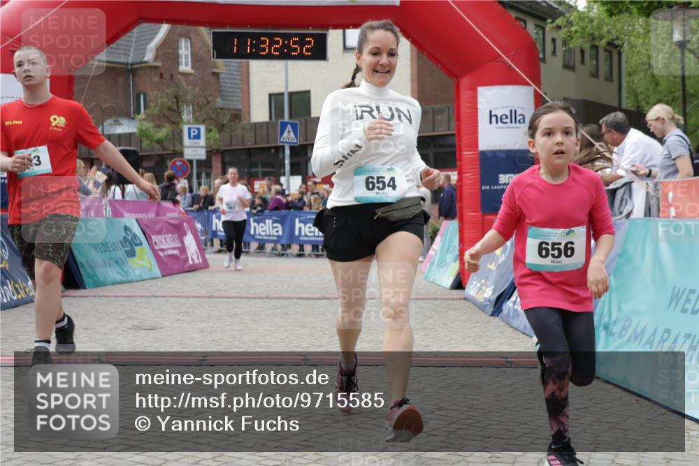 10.05.2026 - 8. Wedeler Halbmarathon Yannick Fuchs http://msf.ph/oto/9715585 10.05.2026 11:32:50 Ziel 654, 656, 661, 943, 2016, 2168, 2176, 2223 meine-sportfotos.de