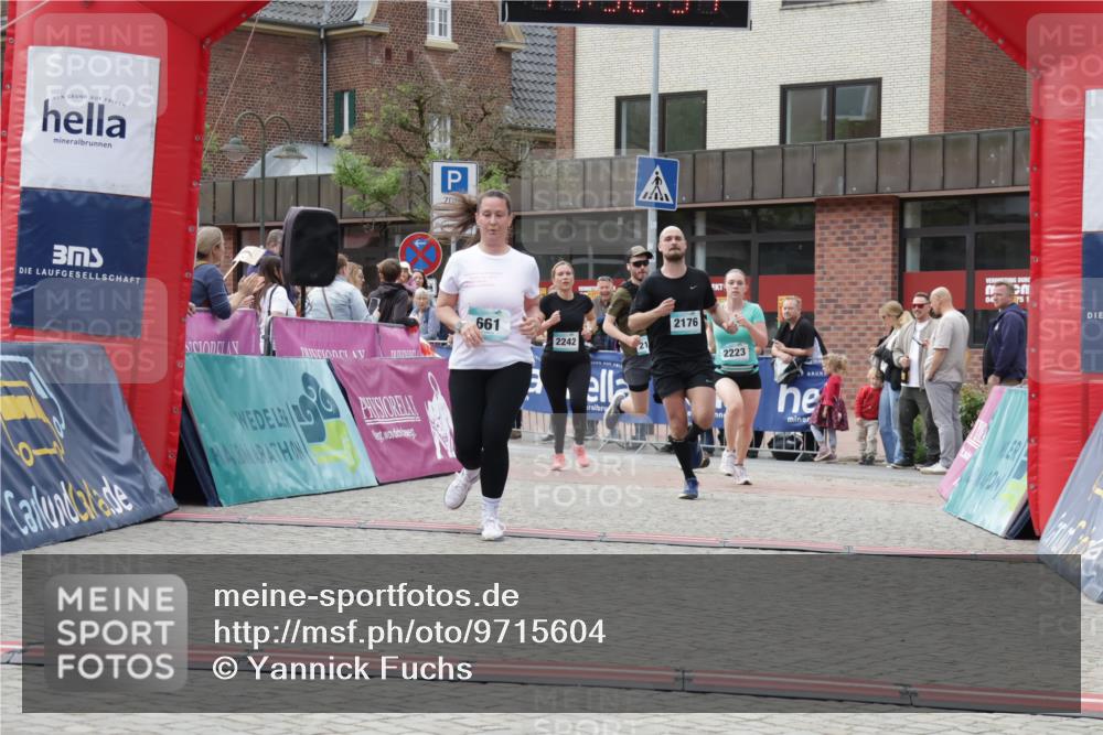 10.05.2026 - 8. Wedeler Halbmarathon Yannick Fuchs http://msf.ph/oto/9715604 10.05.2026 11:32:52 Ziel 654, 656, 661, 943, 2016, 2168, 2176, 2223, 2242 meine-sportfotos.de