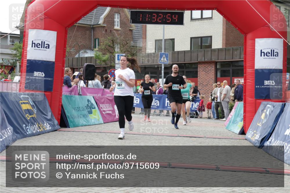 10.05.2026 - 8. Wedeler Halbmarathon Yannick Fuchs http://msf.ph/oto/9715609 10.05.2026 11:32:53 Ziel 654, 656, 661, 943, 2016, 2168, 2176, 2223, 2242 meine-sportfotos.de