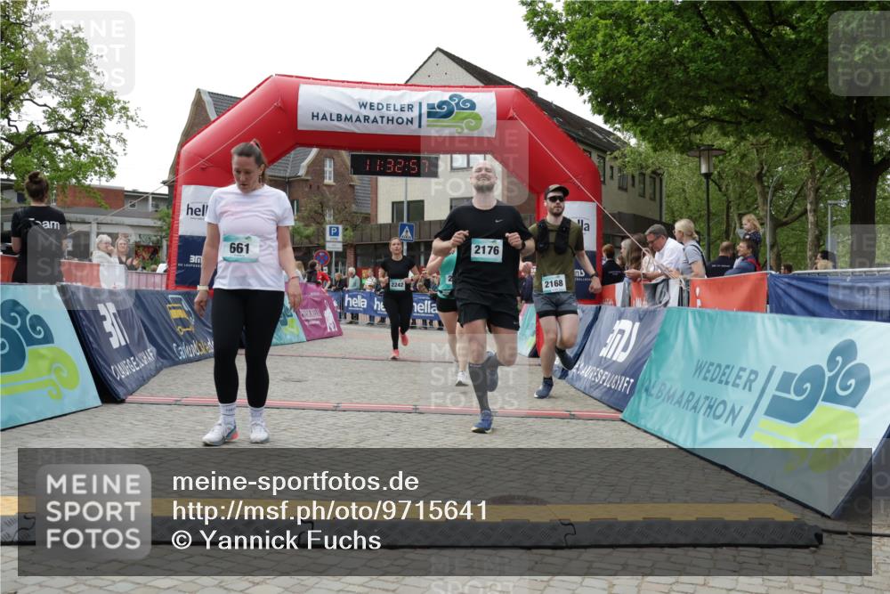 10.05.2026 - 8. Wedeler Halbmarathon Yannick Fuchs http://msf.ph/oto/9715641 10.05.2026 11:32:55 Ziel 661, 936, 2168, 2176, 2223, 2242 meine-sportfotos.de
