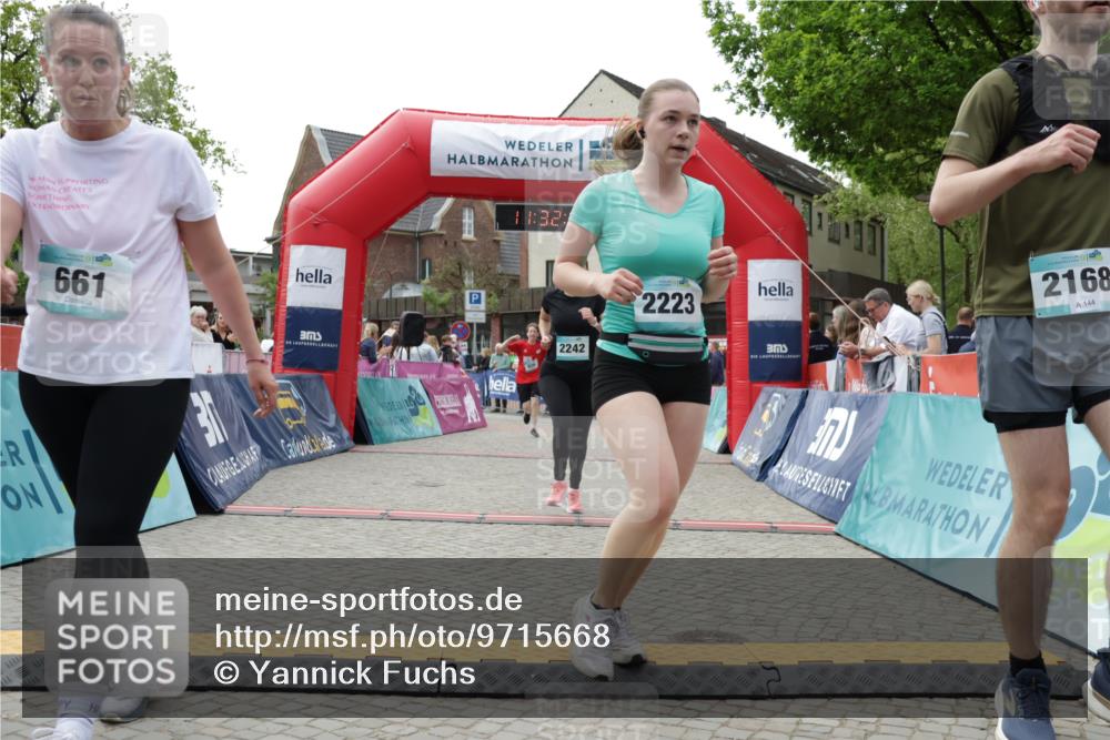 10.05.2026 - 8. Wedeler Halbmarathon Yannick Fuchs http://msf.ph/oto/9715668 10.05.2026 11:32:57 Ziel 661, 936, 2168, 2176, 2223, 2242 meine-sportfotos.de