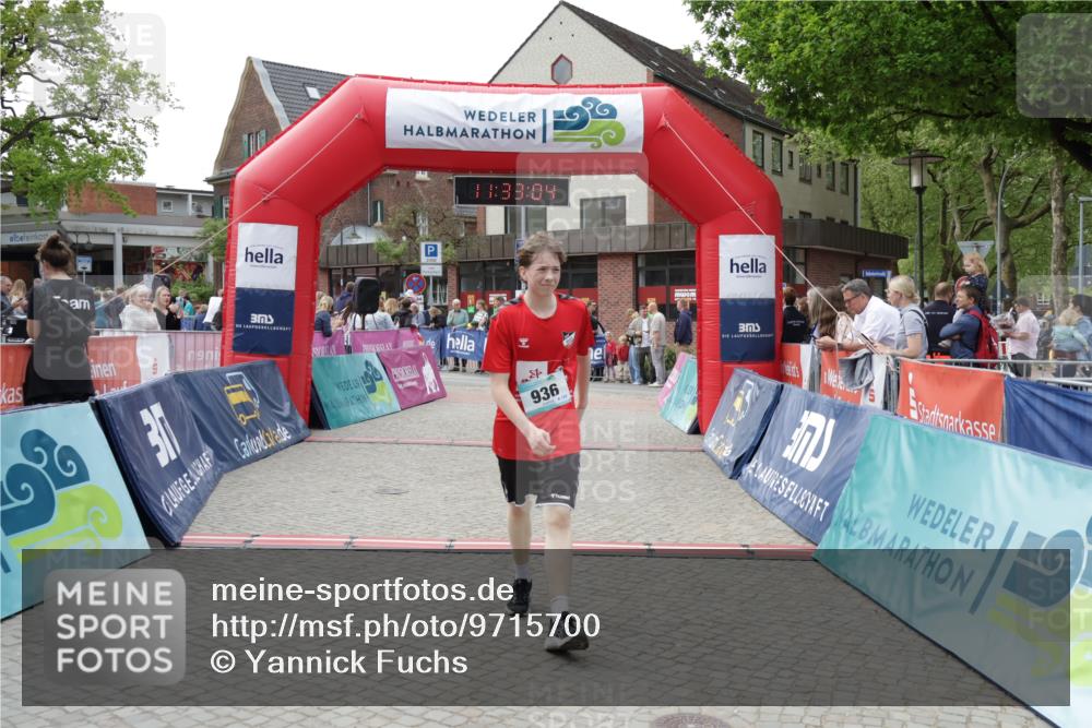 10.05.2026 - 8. Wedeler Halbmarathon Yannick Fuchs http://msf.ph/oto/9715700 10.05.2026 11:33:02 Ziel 936 meine-sportfotos.de