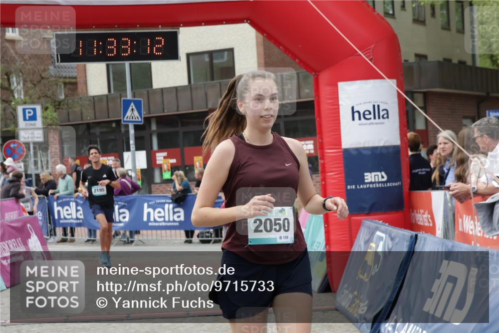 10.05.2026 - 8. Wedeler Halbmarathon Yannick Fuchs http://msf.ph/oto/9715733 10.05.2026 11:33:10 Ziel 2050, 2107, 2118, 2195 meine-sportfotos.de