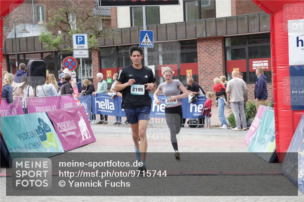 10.05.2026 - 8. Wedeler Halbmarathon Yannick Fuchs http://msf.ph/oto/9715744 10.05.2026 11:33:12 Ziel 742, 2050, 2107, 2118, 2128, 2195 meine-sportfotos.de