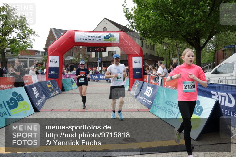 10.05.2026 - 8. Wedeler Halbmarathon Yannick Fuchs http://msf.ph/oto/9715818 10.05.2026 11:33:18 Ziel 86, 742, 2107, 2118, 2128, 2195 meine-sportfotos.de