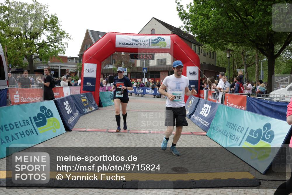 10.05.2026 - 8. Wedeler Halbmarathon Yannick Fuchs http://msf.ph/oto/9715824 10.05.2026 11:33:18 Ziel 86, 742, 2107, 2118, 2128, 2195 meine-sportfotos.de