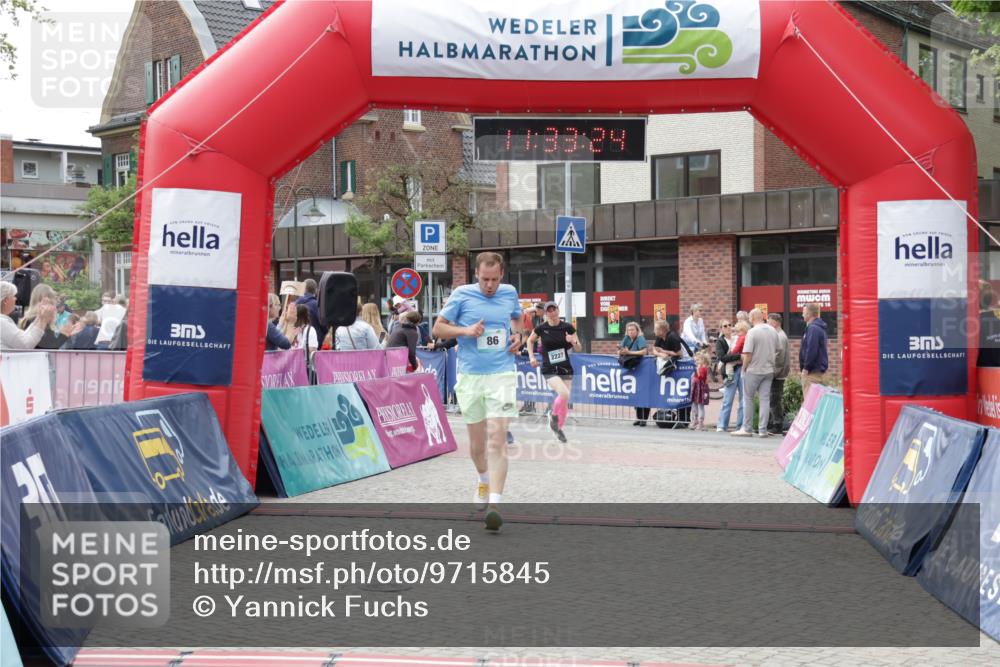 10.05.2026 - 8. Wedeler Halbmarathon Yannick Fuchs http://msf.ph/oto/9715845 10.05.2026 11:33:22 Ziel 86, 742, 2226, 2227 meine-sportfotos.de
