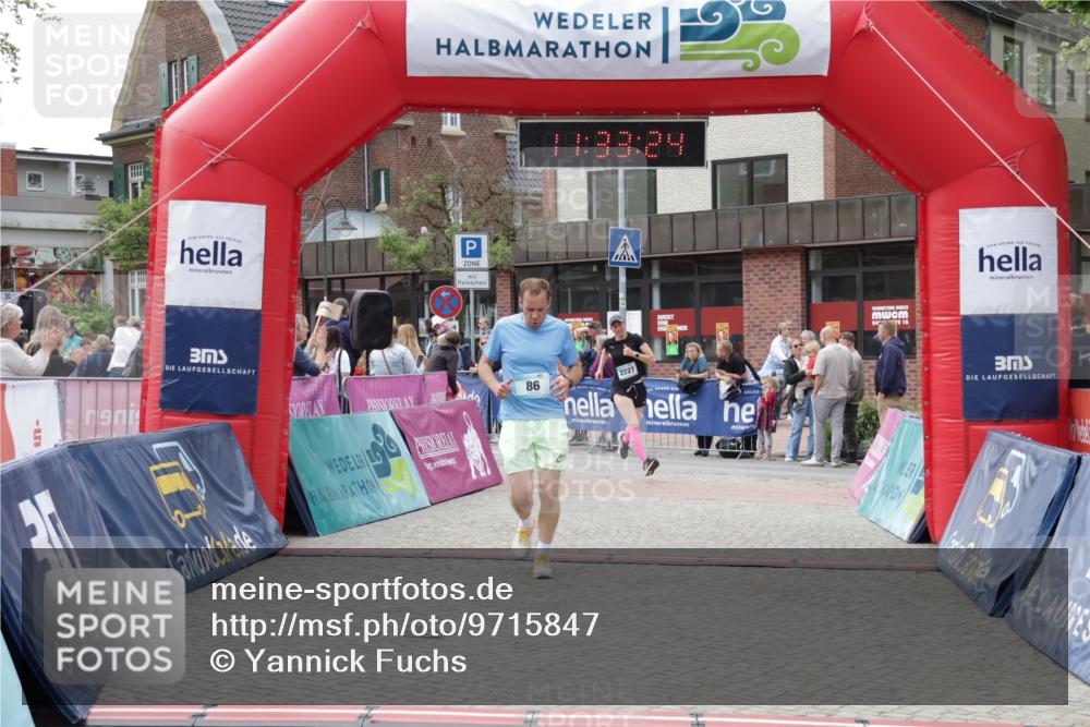 10.05.2026 - 8. Wedeler Halbmarathon Yannick Fuchs http://msf.ph/oto/9715847 10.05.2026 11:33:22 Ziel 86, 742, 2226, 2227 meine-sportfotos.de