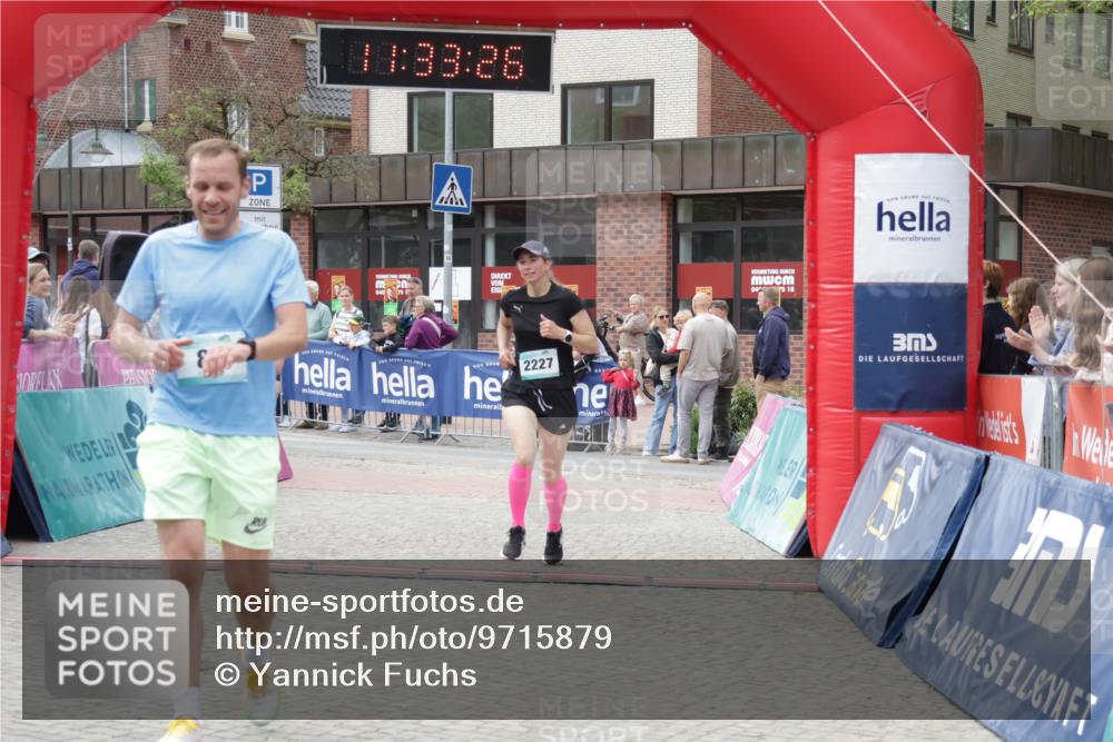 10.05.2026 - 8. Wedeler Halbmarathon Yannick Fuchs http://msf.ph/oto/9715879 10.05.2026 11:33:25 Ziel 86, 897, 960, 2226, 2227 meine-sportfotos.de