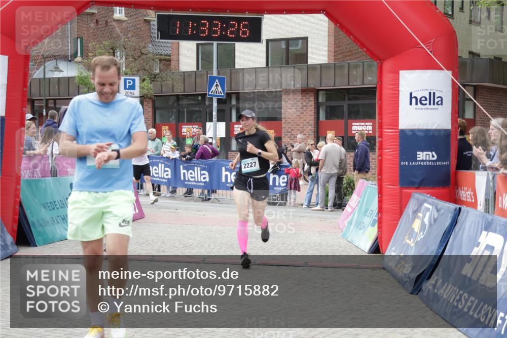 10.05.2026 - 8. Wedeler Halbmarathon Yannick Fuchs http://msf.ph/oto/9715882 10.05.2026 11:33:25 Ziel 86, 897, 960, 2226, 2227 meine-sportfotos.de