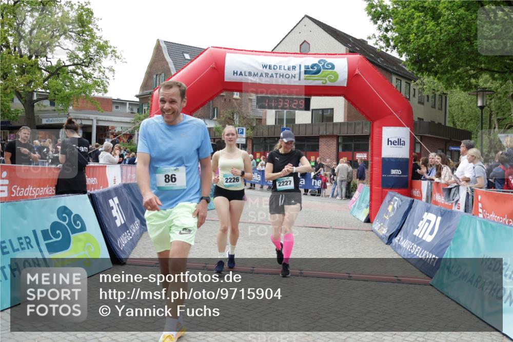10.05.2026 - 8. Wedeler Halbmarathon Yannick Fuchs http://msf.ph/oto/9715904 10.05.2026 11:33:27 Ziel 86, 897, 960, 2226, 2227 meine-sportfotos.de