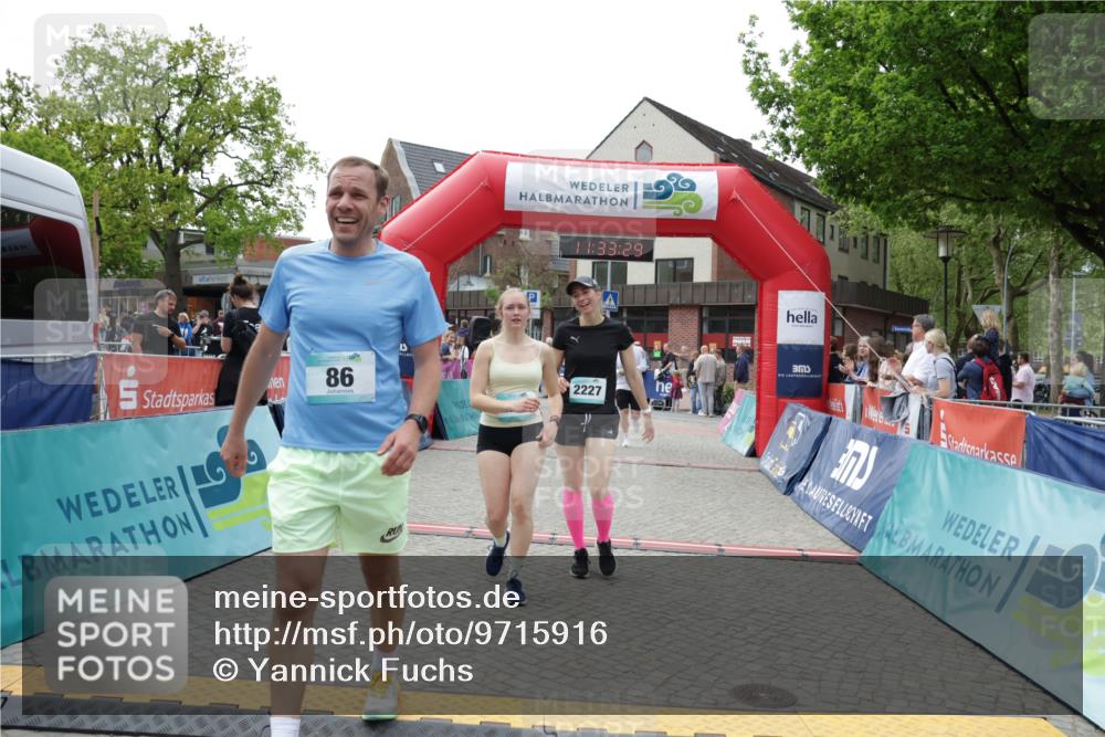 10.05.2026 - 8. Wedeler Halbmarathon Yannick Fuchs http://msf.ph/oto/9715916 10.05.2026 11:33:28 Ziel 86, 897, 960, 2226, 2227 meine-sportfotos.de