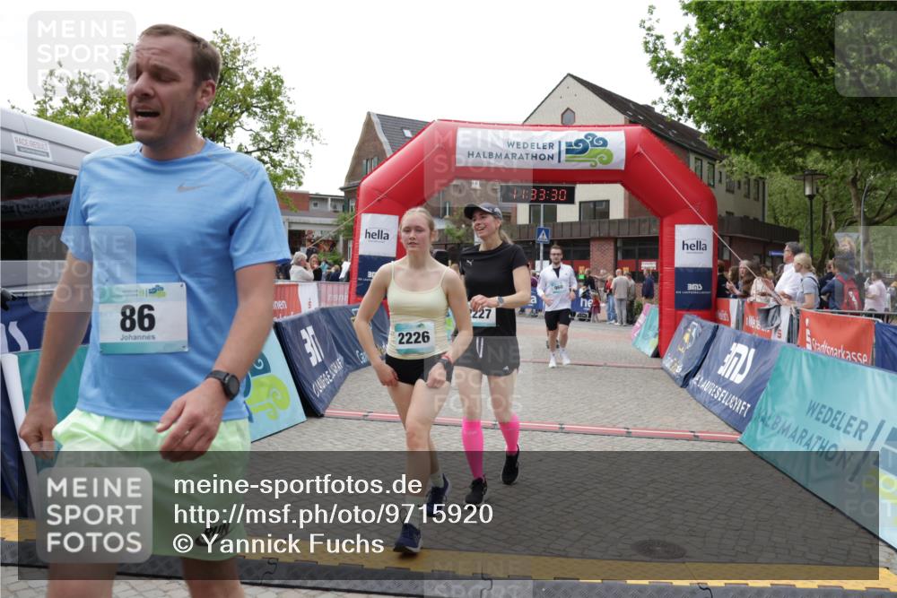 10.05.2026 - 8. Wedeler Halbmarathon Yannick Fuchs http://msf.ph/oto/9715920 10.05.2026 11:33:28 Ziel 86, 897, 960, 2226, 2227 meine-sportfotos.de