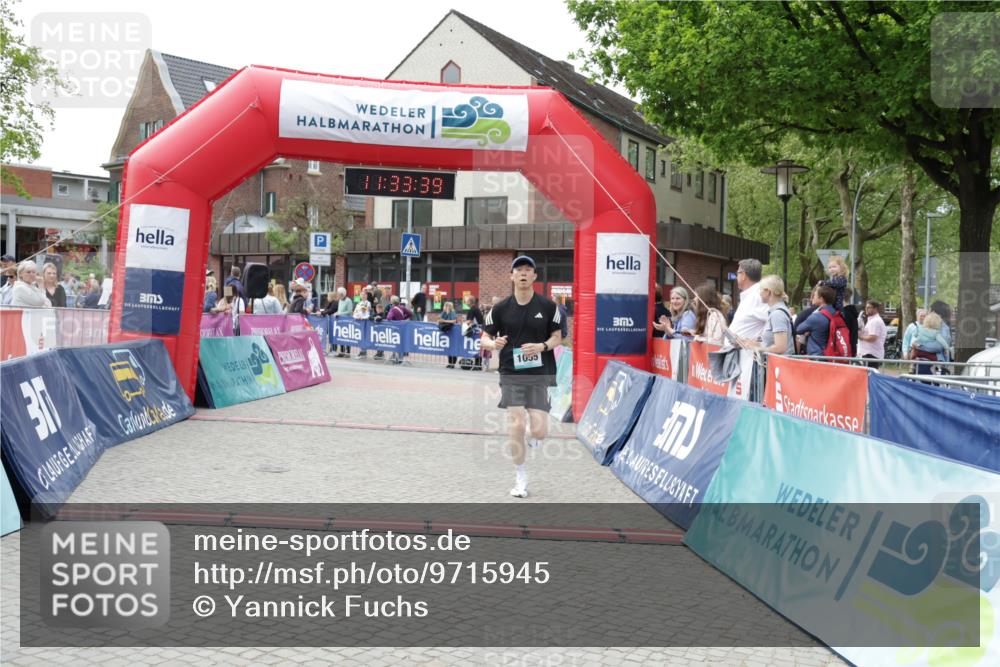 10.05.2026 - 8. Wedeler Halbmarathon Yannick Fuchs http://msf.ph/oto/9715945 10.05.2026 11:33:37 Ziel 1055 meine-sportfotos.de