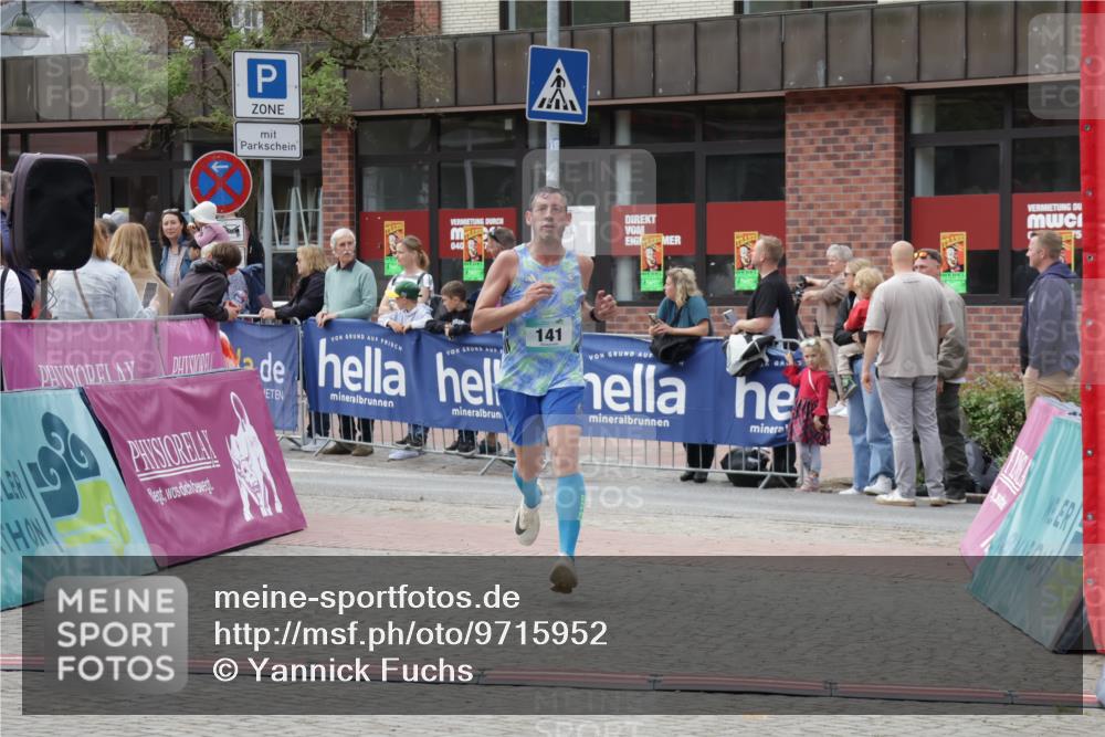 10.05.2026 - 8. Wedeler Halbmarathon Yannick Fuchs http://msf.ph/oto/9715952 10.05.2026 11:33:42 Ziel 141, 1055 meine-sportfotos.de