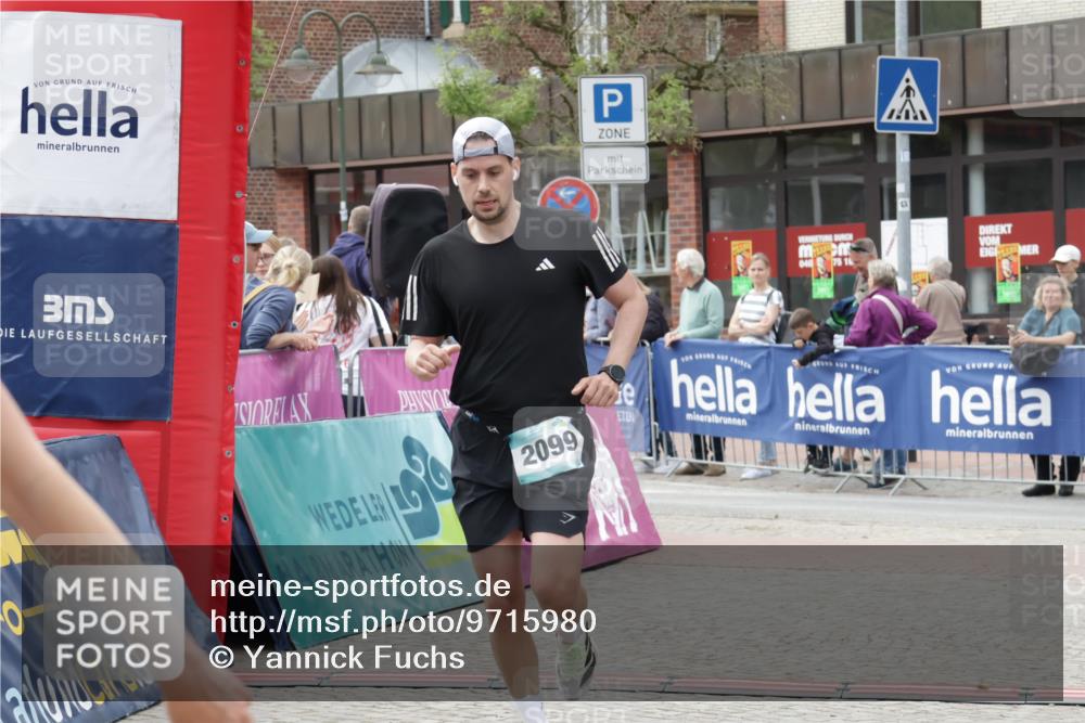 10.05.2026 - 8. Wedeler Halbmarathon Yannick Fuchs http://msf.ph/oto/9715980 10.05.2026 11:33:52 Ziel 741, 2099 meine-sportfotos.de