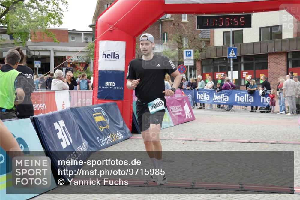 10.05.2026 - 8. Wedeler Halbmarathon Yannick Fuchs http://msf.ph/oto/9715985 10.05.2026 11:33:53 Ziel 741, 2099 meine-sportfotos.de