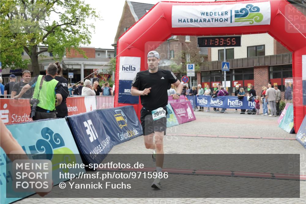 10.05.2026 - 8. Wedeler Halbmarathon Yannick Fuchs http://msf.ph/oto/9715986 10.05.2026 11:33:53 Ziel 741, 2099 meine-sportfotos.de