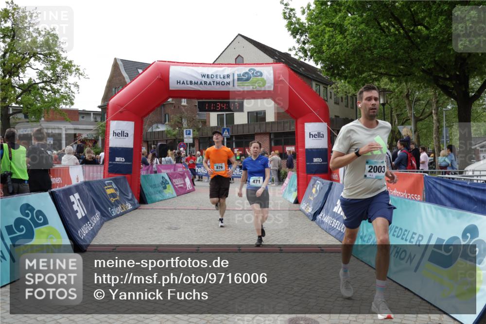 10.05.2026 - 8. Wedeler Halbmarathon Yannick Fuchs http://msf.ph/oto/9716006 10.05.2026 11:34:15 Ziel 471, 876, 913, 2003, 2029 meine-sportfotos.de