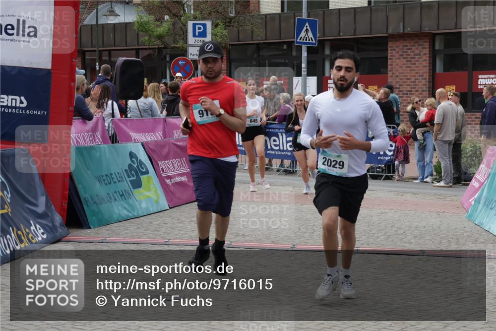 10.05.2026 - 8. Wedeler Halbmarathon Yannick Fuchs http://msf.ph/oto/9716015 10.05.2026 11:34:19 Ziel 471, 645, 651, 876, 913, 2003, 2029, 2070 meine-sportfotos.de