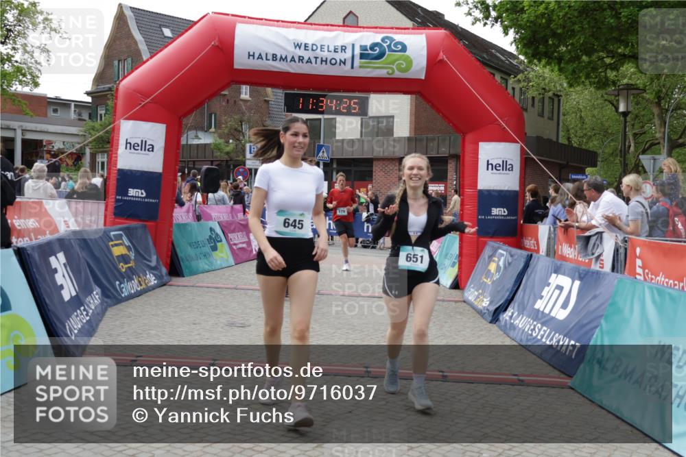 10.05.2026 - 8. Wedeler Halbmarathon Yannick Fuchs http://msf.ph/oto/9716037 10.05.2026 11:34:23 Ziel 179, 645, 651, 913, 2029, 2070, 2162 meine-sportfotos.de