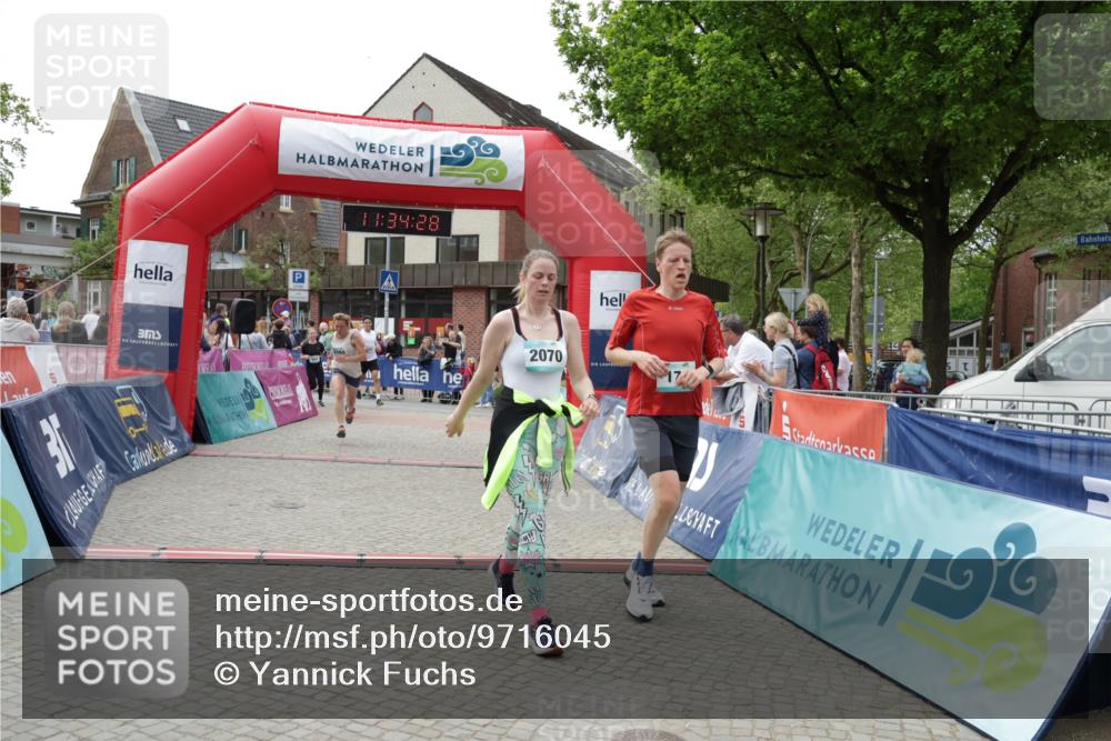 10.05.2026 - 8. Wedeler Halbmarathon Yannick Fuchs http://msf.ph/oto/9716045 10.05.2026 11:34:26 Ziel 179, 645, 651, 807, 992, 993, 2070, 2162 meine-sportfotos.de