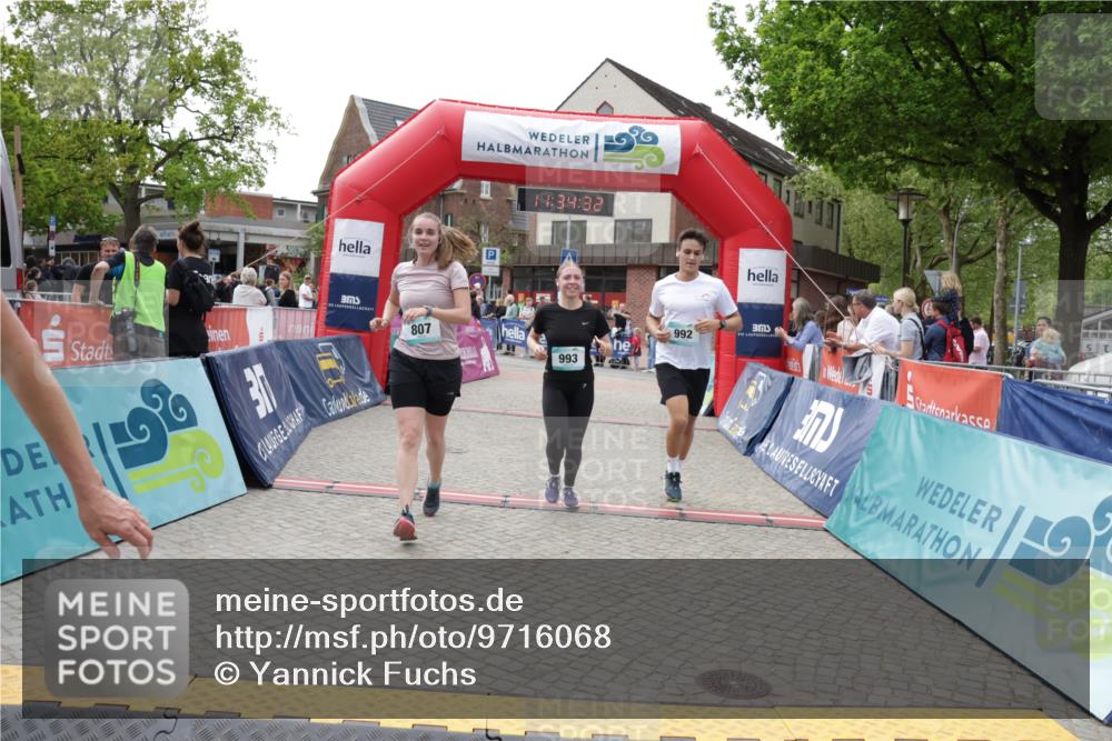 10.05.2026 - 8. Wedeler Halbmarathon Yannick Fuchs http://msf.ph/oto/9716068 10.05.2026 11:34:31 Ziel 534, 807, 992, 993, 2162 meine-sportfotos.de