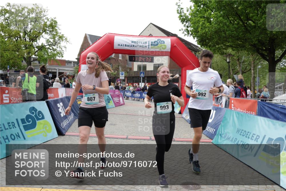10.05.2026 - 8. Wedeler Halbmarathon Yannick Fuchs http://msf.ph/oto/9716072 10.05.2026 11:34:31 Ziel 534, 807, 992, 993, 2162 meine-sportfotos.de